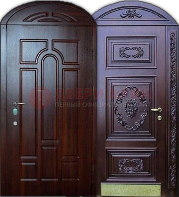 Стильная железная арочная дверь с декоративным элементом ДА-24 в Костроме