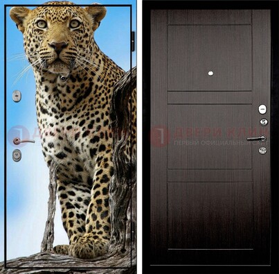 Железная дверь с рисунком гепарда снаружи ДФ-27 в Гатчине
