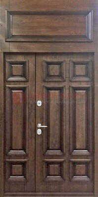 Классическая входная дверь с верхней фрамугой ДФГ-15 в Гатчине