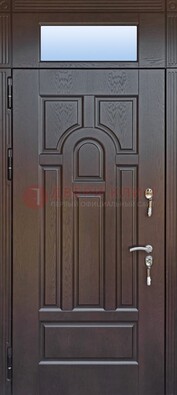 Железная дверь с фрамугой в коричневом цвете ДФГ-22 в Гатчине