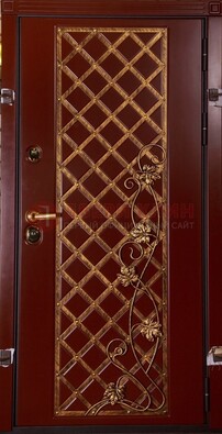Бордовая металлическая дверь с ковкой ДК-10 для квартиры в Гатчине