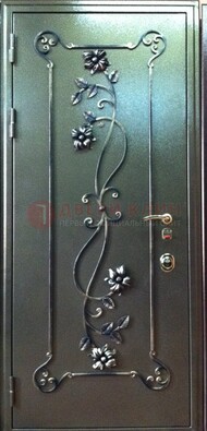 Железная дверь с ковкой с порошковым напылением ДК-15 в дом в Гатчине