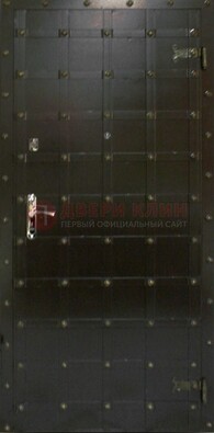Офисная дверь с ковкой и порошковым покрытием ДК-6 в Гатчине