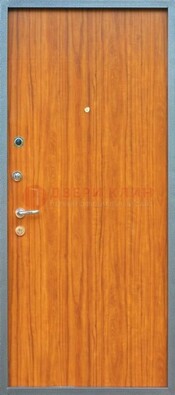 Коричневая металлическая дверь с ламинатом ДЛ-12 в Гатчине