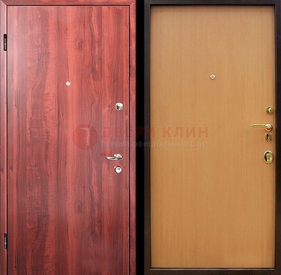 Красная железная дверь с ламинатом ДЛ-3 в Гатчине