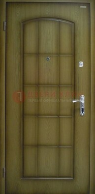 Зеленая стальная дверь с МДФ ДМ-116 на веранду в Гатчине