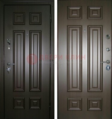 Темная металлическая дверь с МДФ ДМ-136 в квартиру в Гатчине