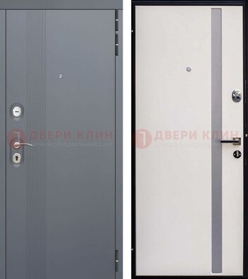 Входная белая дверь c филенчатой МДФ Шоколад ДМ-271 в Гатчине