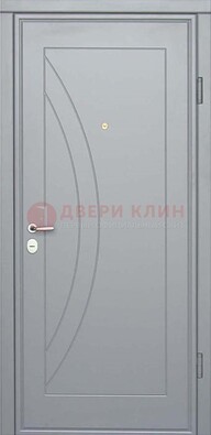 Белая железная дверь с МДФ ДМ-29 в квартиру в Гатчине