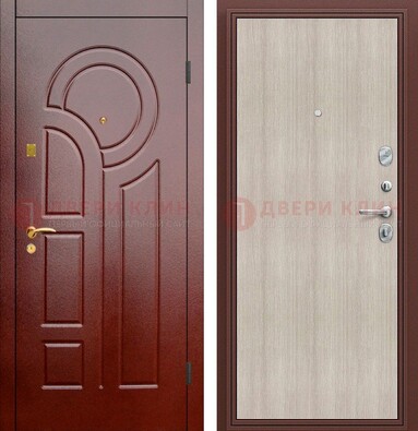 Красная металлическая дверь с МДФ панелями ДМ-368 в Гатчине