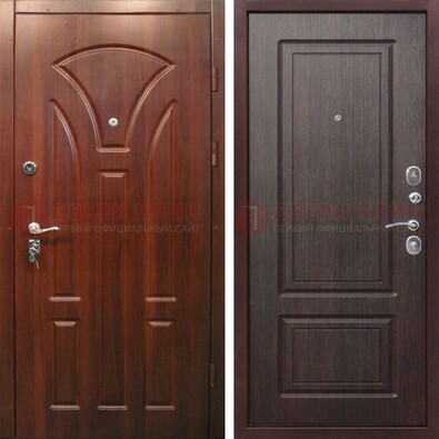 Темная железная дверь с коричневыми МДФ ДМ-376 в Гатчине