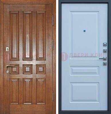 Стальная дверь с классическими панелями МДФ ДМ-383 в Гатчине