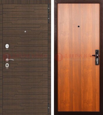 Коричневая стальная дверь с двумя МДФ ДМ-457 в Гатчине