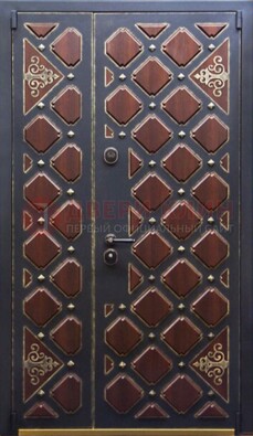 Тёмная двухстворчатая входная дверь для улицы с МДФ ДМ-531 в Гатчине