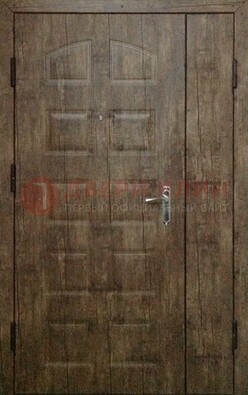 Коричневая тамбурная двухстворчатая дверь с МДФ ДМ-539 в Гатчине