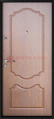 Светлая железная дверь с МДФ ДМ-87 в дом из бруса в Гатчине
