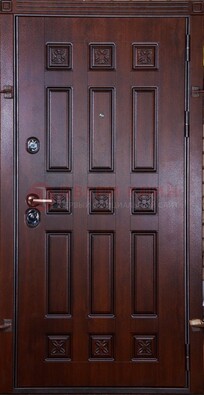 Коричневая стальная дверь с массивом дуба ДМД-30 в Гатчине