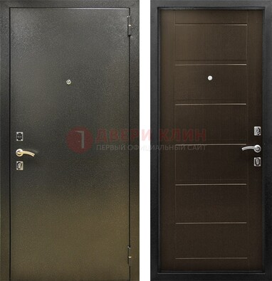 Темная металлическая дверь с порошковым напылением ДП-105 в Брянске