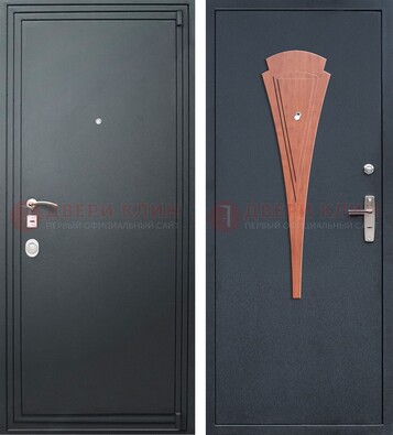Черная железная дверь с порошковым покрытием и накладкой МДФ внутри ДП-245 в Гатчине