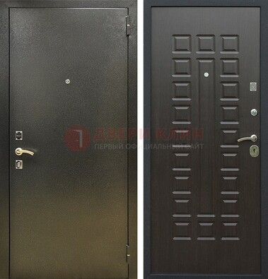 Темно-серая железная дверь с порошковым покрытием и МДФ Венге ДП-287 в Великом Новгороде