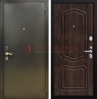 Темно-серая железная дверь с порошковым покрытием и коричневой МДФ ДП-288 в Гатчине
