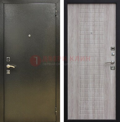 Железная темная дверь с порошковым покрытием и филенчатой МДФ ДП-297 в Гатчине