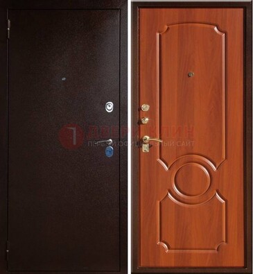 Темная железная дверь с порошковым напылением ДП-46 в Гатчине