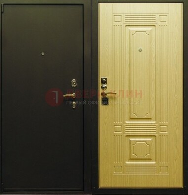 Коричневая металлическая дверь с порошковым покрытием ДП-51 в Гатчине