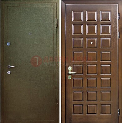 Зеленая входная дверь с порошковым окрасом ДП-64 в Красноармейске