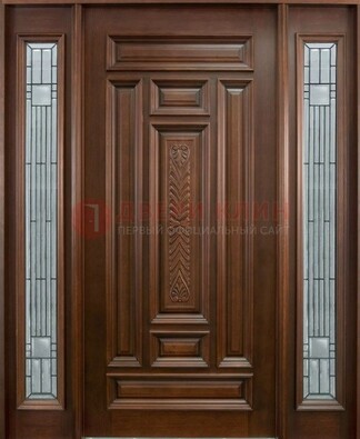 Парадная дверь с резьбой ДПР-70 в кирпичный дом в Гатчине