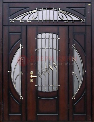 Парадная дверь со стеклянными вставками и ковкой ДПР-9 для улицы в Гатчине