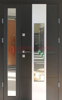 Темная полуторная стальная дверь со стеклом ДС-10 в Гатчине
