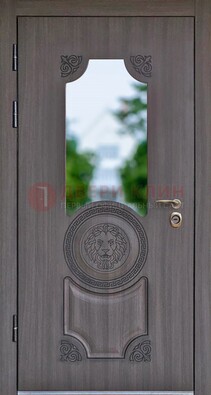 Темная железная дверь со стеклом и узором ДС-18 в Гатчине