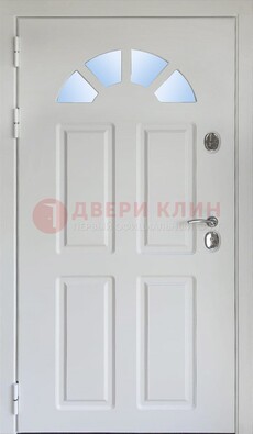 Белая стальная дверь МДФ со стеклом для дома ДС-37 в Гатчине