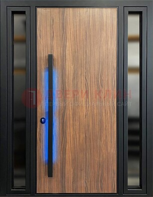 Коричневая металлическая дверь со стеклом ДС-69 в Гатчине