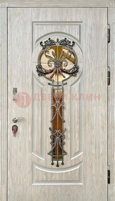 Светлая железная дверь со стеклом ковкой для коттеджа ДСК-134 в Гатчине