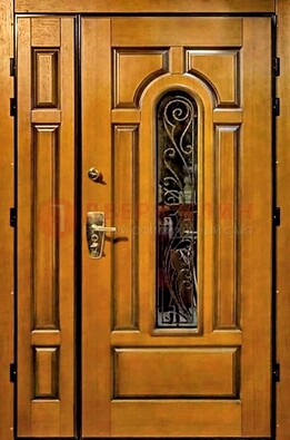 Распашная металлическая дверь со стеклом и ковкой для дома ДСК-152 в Гатчине