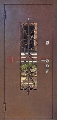 Коричневая железная дверь Порошок со стеклом и ковкой ДСК-219 в Ступино
