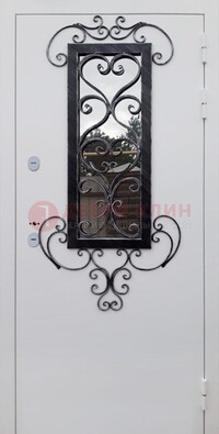 Белая уличная дверь Порошок со стеклом и ковкой ДСК-222 в Гатчине