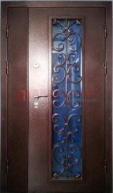 Двойная металлическая дверь со стеклом и ковкой ДСК-4 в Гатчине