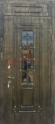 Зеленая входная дверь со стеклом и ковкой ДСК-67 в Гатчине