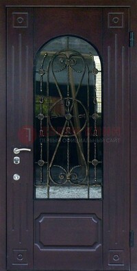 Стальная дверь со стеклом и ковкой ДСК-80 в загородный дом в Гатчине