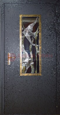 Металлическая дверь со стеклом и ковкой ДСК-82 для крыльца в Гатчине