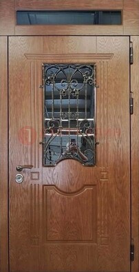 Металлическая входная дверь со стеклом и ковкой для дома ДСК-96 в Гатчине