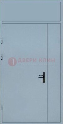 Белая тамбурная дверь ДТМ-13 в Гатчине
