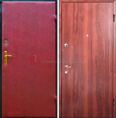 Красная входная дверь с винилискожей ДВ-30 в Гатчине