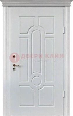 Белая уличная дверь с виноритом для дома ДВТ-247 в Гатчине