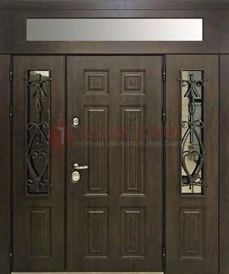 Темная входная дверь с виноритом и белой внутренней панелью ДВТ-58 в Гатчине