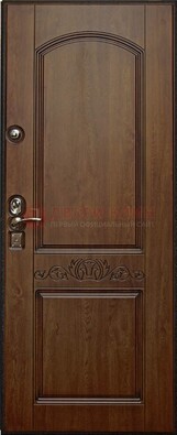 Коричневая железная дверь с виноритом ДВТ-9 в Гатчине