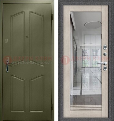 Зеленая стальная дверь с МДФ панелями и зеркалом ДЗ-137 в Гатчине